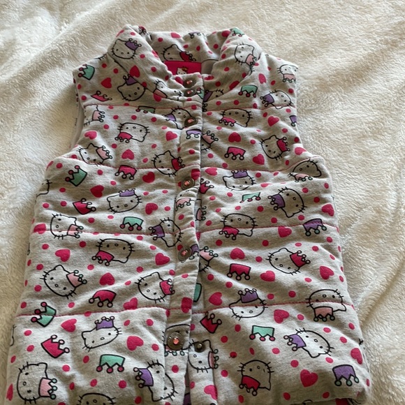 2 Girls size 3/4 Uniqlo low zip up & hello kitty vest - Picture 2 of 8